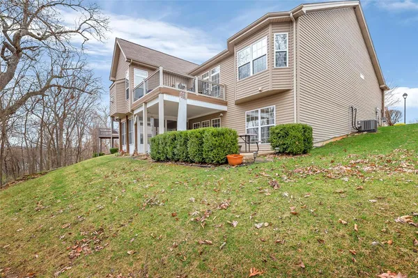 $475,000 | 932 Ridgepointe Pl Circle, Lake St. Louis, MO 63367