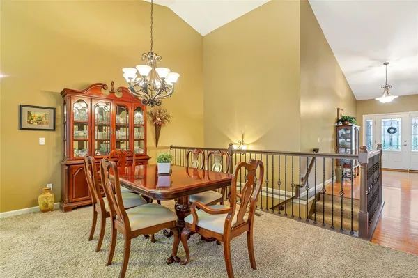 $475,000 | 932 Ridgepointe Pl Circle, Lake St. Louis, MO 63367