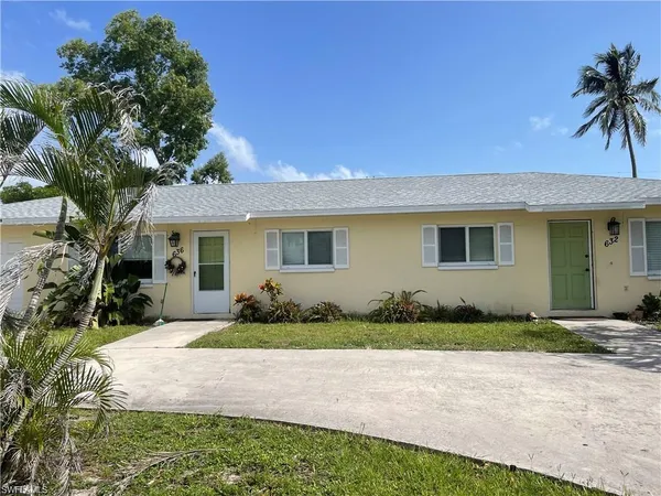 $1,900 | 632 108th Avenue North, Naples, FL 34108