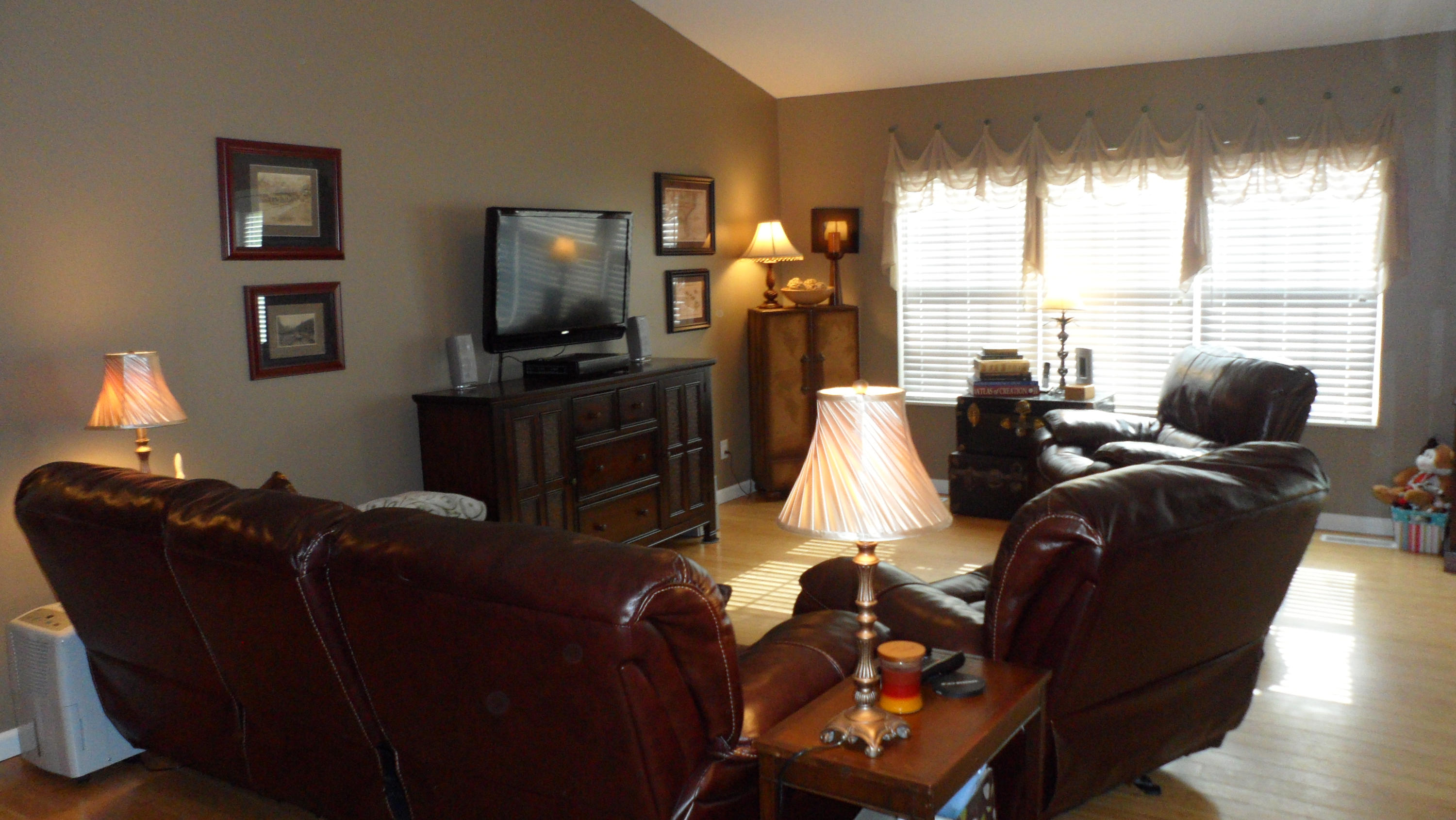 1023 North Old Grey Ridge Road Friendsville, TN 37737 - Photo 12 of 32 Vaulted ceiling in great room