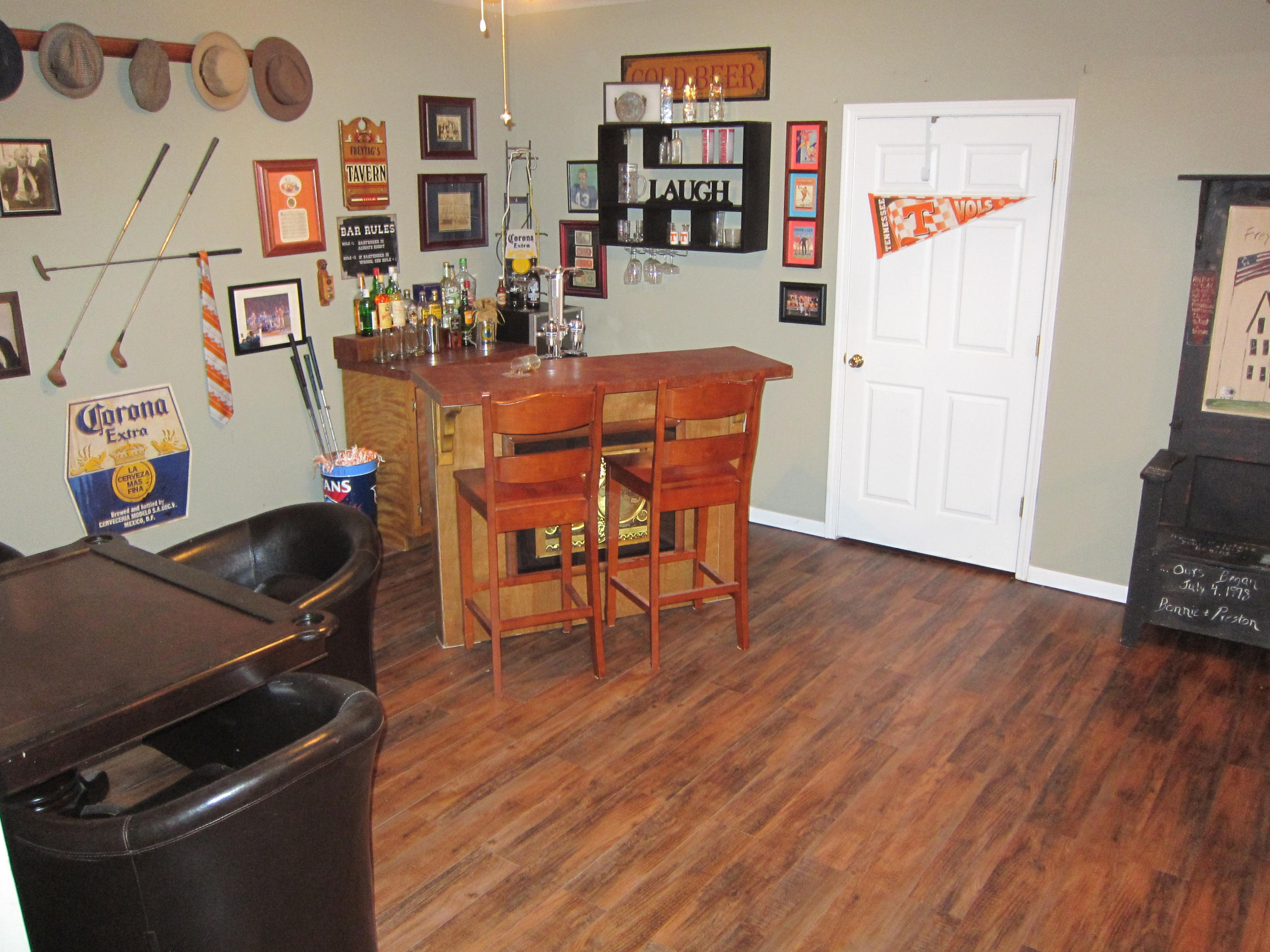 1023 North Old Grey Ridge Road Friendsville, TN 37737 - Photo 22 of 32 Basement bar area
