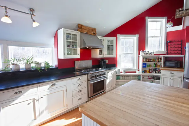 $415,000 | 281 Old County Lane, Readsboro, VT 05350