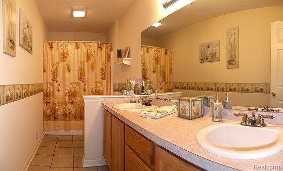 2777 Black Eagle Ridge Howell, MI 48843 - Photo 18 of 21 Upper_Bath_Still