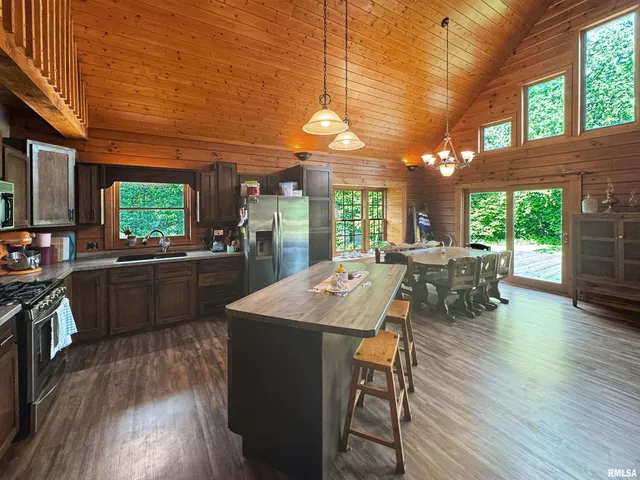 $339,500 | 931 County Road 1035, Mount Sterling, IL 62353