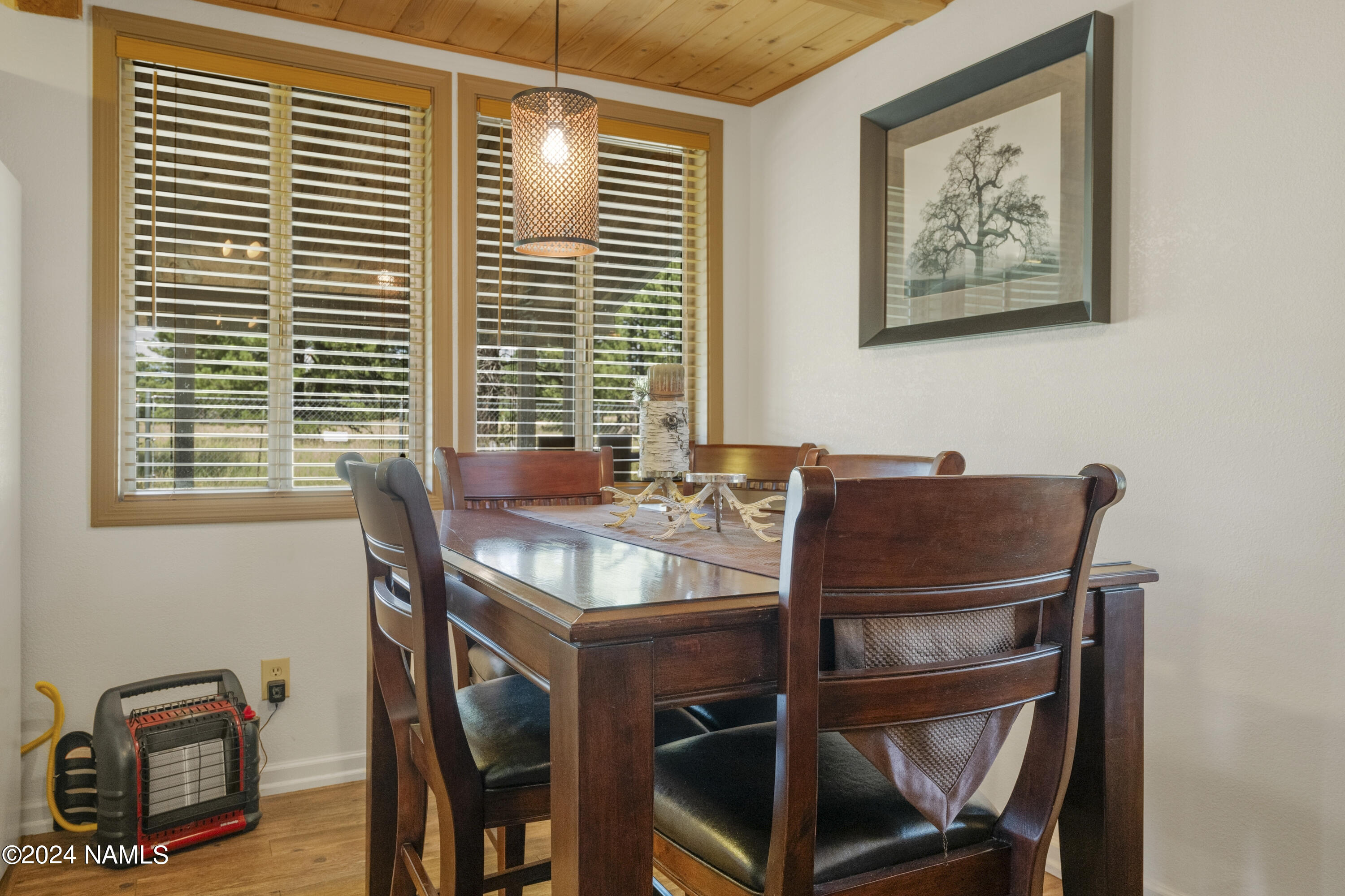 13703 King John Road Parks, AZ 86018 - Photo 33 of 43 Apartment Dining