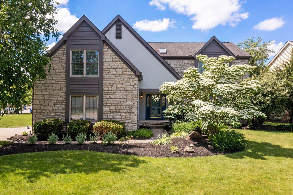 EXTERIOR FRONT OF HOME