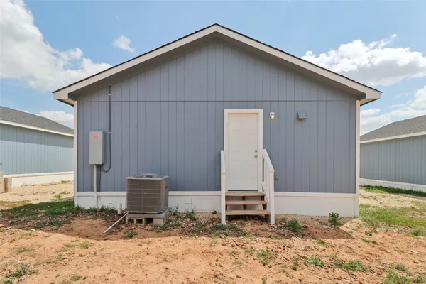 $1,600 | 1087 Schubert Lane, Unit D, Kyle, TX 78640