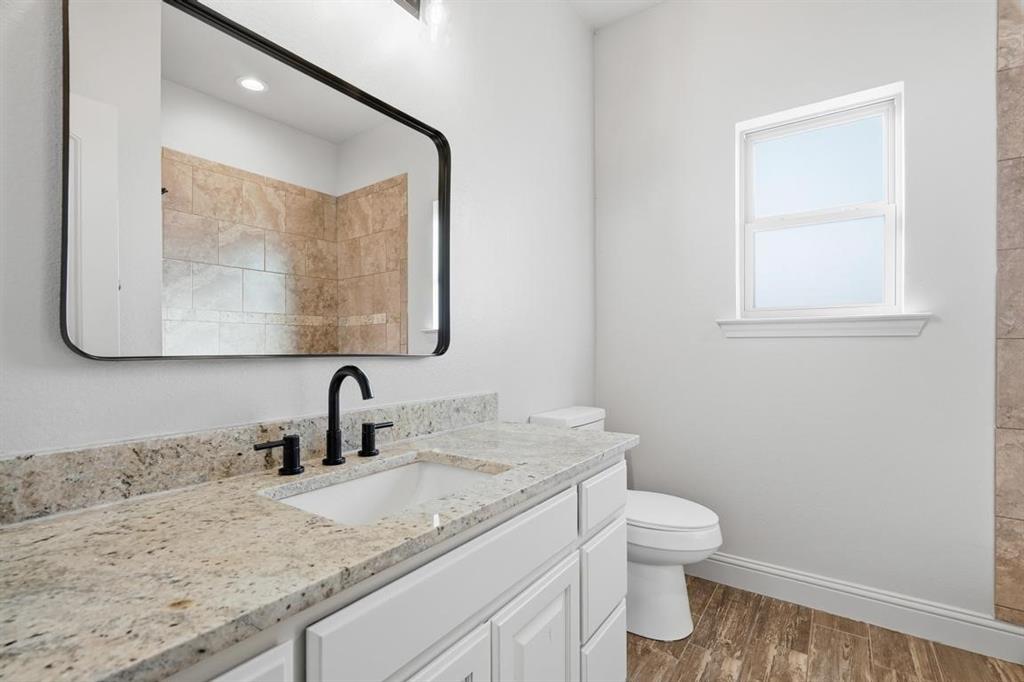 218 Rising Star Drive Abilene, TX 79606 - Photo 20 of 27 Downstair hall bath