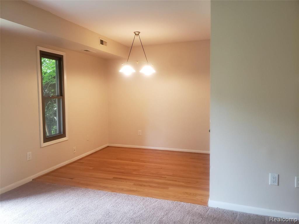 30475 West 14 Mile Road, Unit 80 Farmington, MI 48334 - Photo 4 of 16