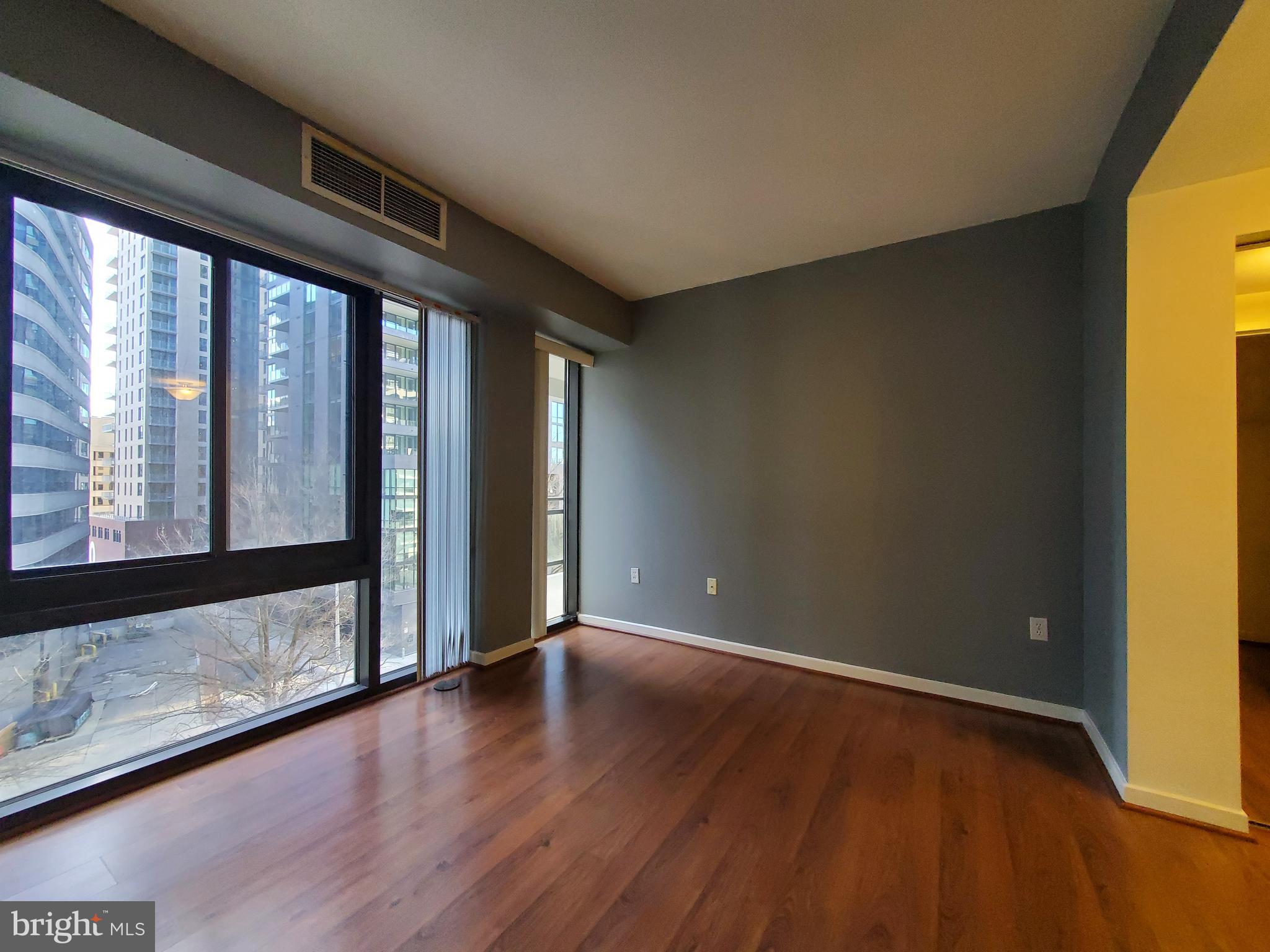 1530 Key Boulevard, Unit 623 Arlington, VA 22209 - Photo 14 of 35 Spacious bedroom