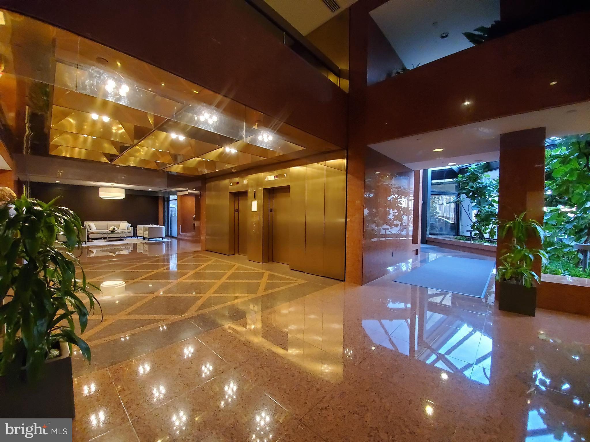 1530 Key Boulevard, Unit 623 Arlington, VA 22209 - Photo 4 of 35 Lobby