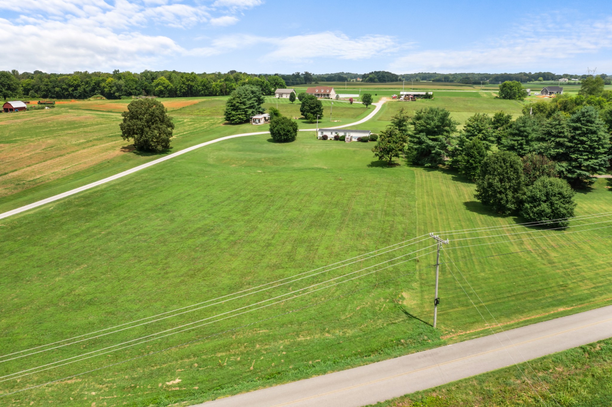 4534 Roy Cole Road Springfield, TN 37172 - Photo 4 of 16 a view of an ocean from a balcony