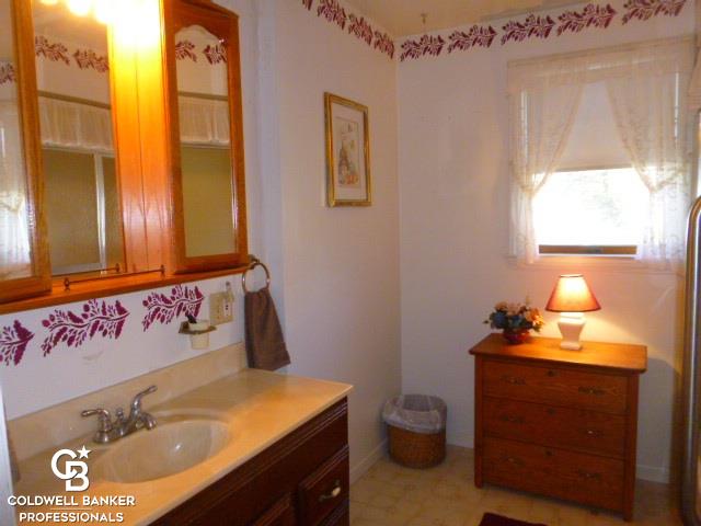 5788 Kilgore Road Avoca, MI 48006 - Photo 19 of 46 main house bathroom