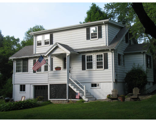 19 Thurston Point Road Gloucester, MA 01930 - Photo 1 of 1 Gallery Image 1