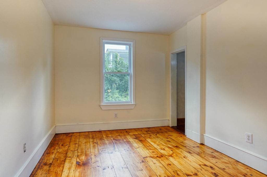 18 Prospect Street, Unit 1 Clinton, MA 01510 - Photo 12 of 14 Gallery Image 12