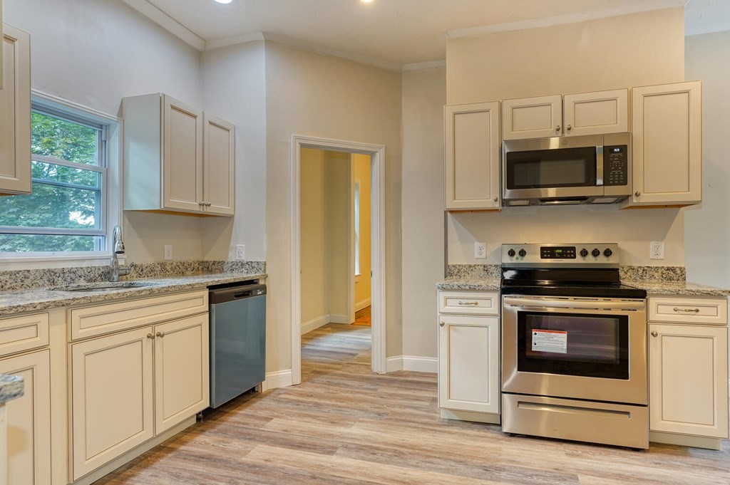 18 Prospect Street, Unit 1 Clinton, MA 01510 - Photo 3 of 14 Gallery Image 3
