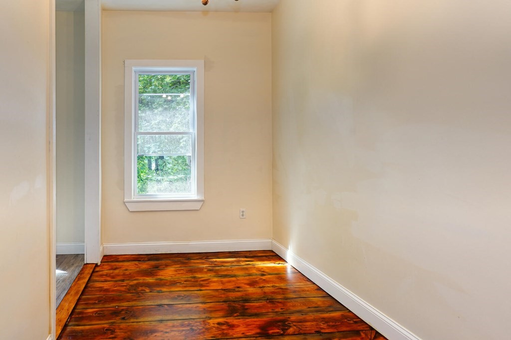 18 Prospect Street, Unit 1 Clinton, MA 01510 - Photo 8 of 14 Gallery Image 8