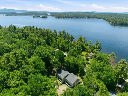$725,000 | 19 Wawbeek Road, Unit 3, Tuftonboro, NH 03853