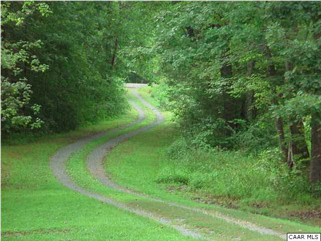 5385 Secretarys Sand Road Esmont, VA 22937 - Photo 3 of 13 Driveway leading to Scretarys Sand Rd