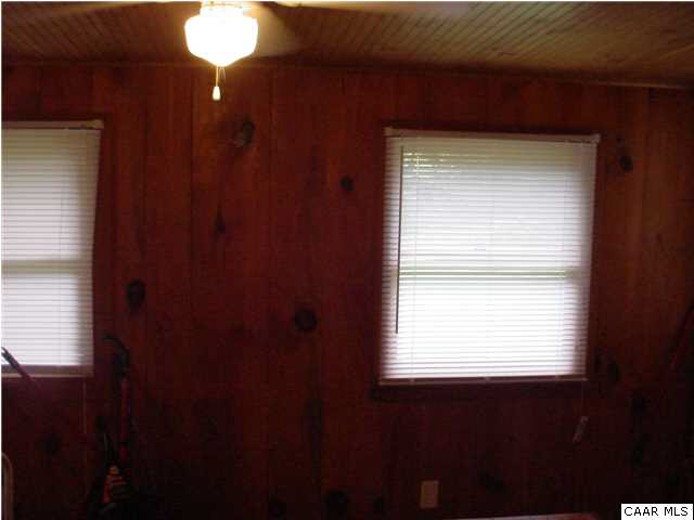 5385 Secretarys Sand Road Esmont, VA 22937 - Photo 4 of 13 Living Room