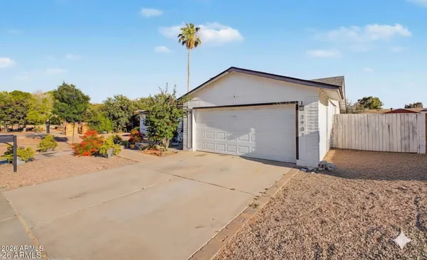 $425,000 | 3907 West Paradise Drive, Phoenix, AZ 85029