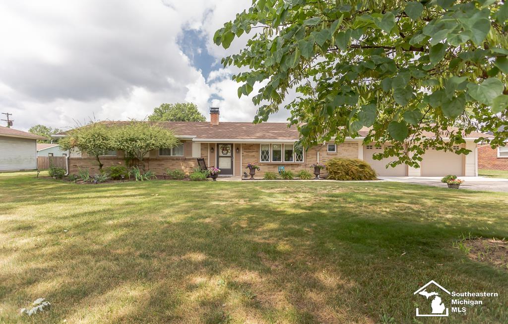 8271 Douglas Road Lambertville, MI 48144 - Photo 2 of 47 50085707-1.JPG