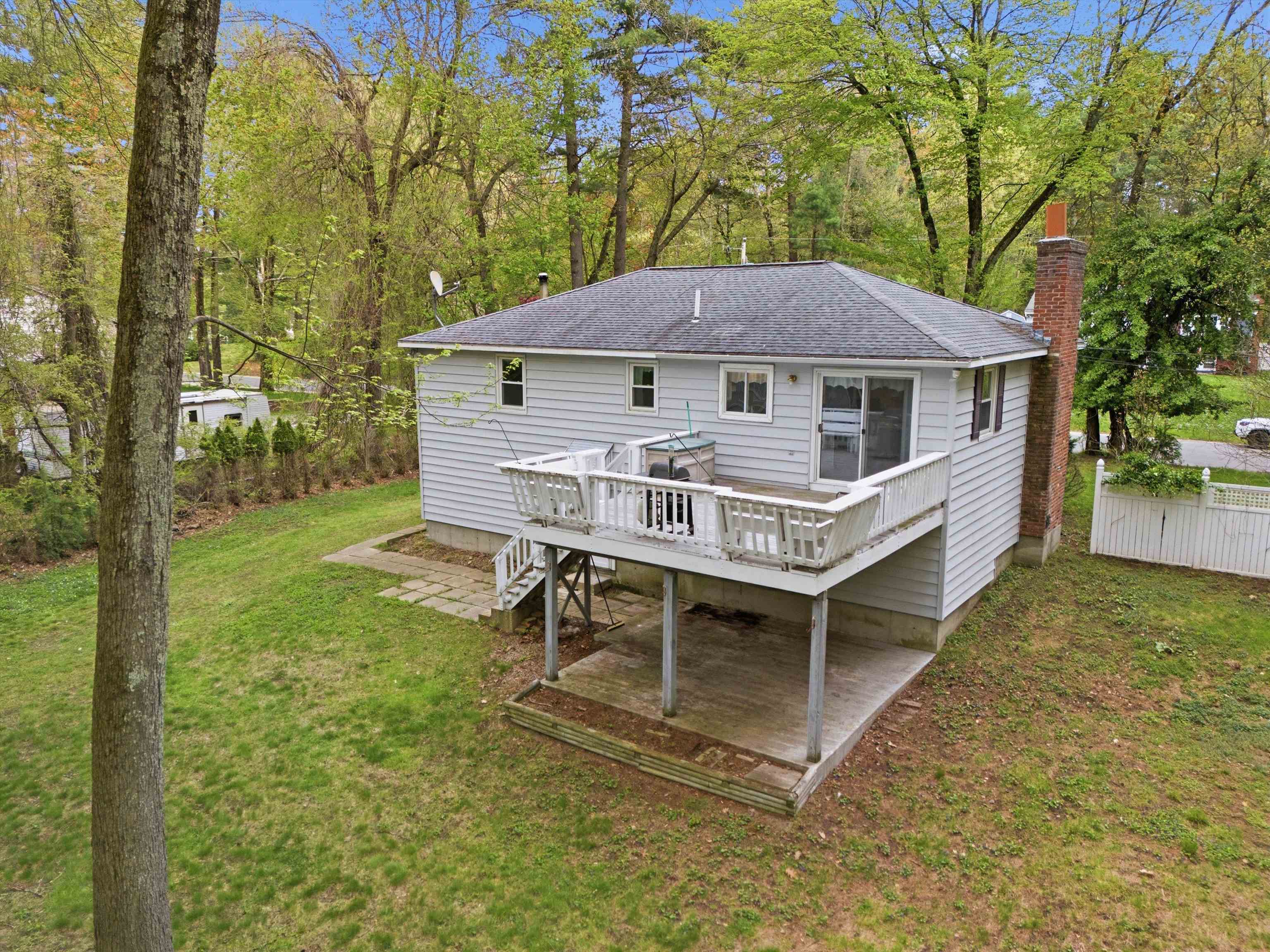 4 Timothy Lane Hudson, NH 03051 - Photo 46 of 53