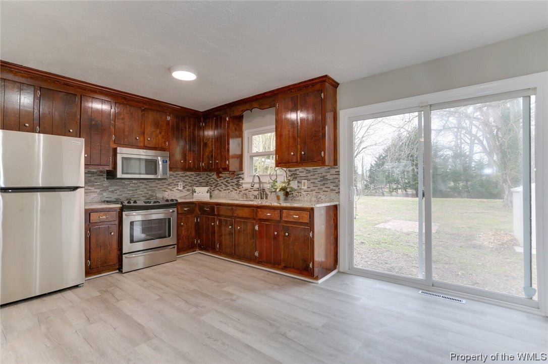 19 Scotland Road Hampton, VA 23663 - Photo 8 of 45 Gallery Image 8