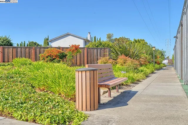 $599,000 | 1131 Compass Lane, Unit 108, Foster City, CA 94404