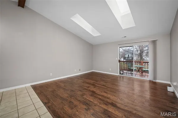 $170,000 | 1042 Sugar Creek Court, Unit 8, St. Peters, MO 63376