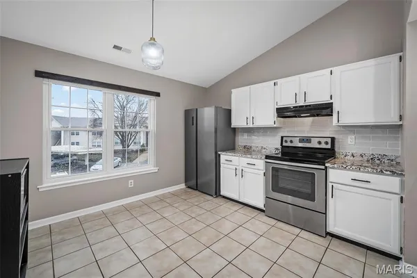 $170,000 | 1042 Sugar Creek Court, Unit 8, St. Peters, MO 63376