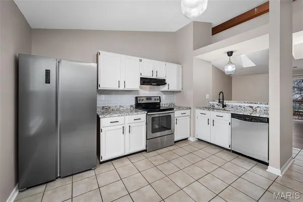 $170,000 | 1042 Sugar Creek Court, Unit 8, St. Peters, MO 63376