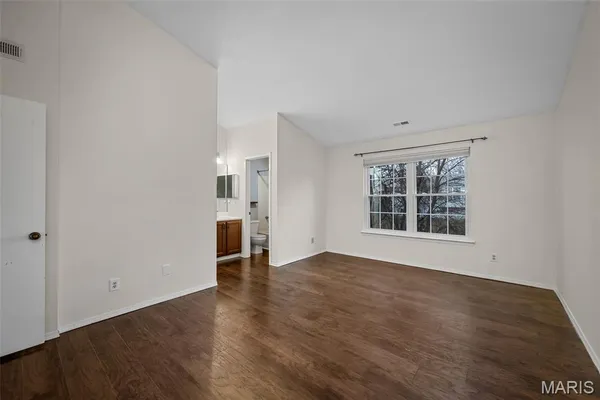 $170,000 | 1042 Sugar Creek Court, Unit 8, St. Peters, MO 63376