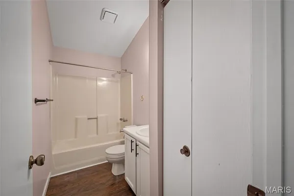 $170,000 | 1042 Sugar Creek Court, Unit 8, St. Peters, MO 63376