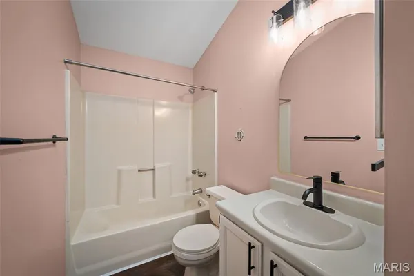 $170,000 | 1042 Sugar Creek Court, Unit 8, St. Peters, MO 63376