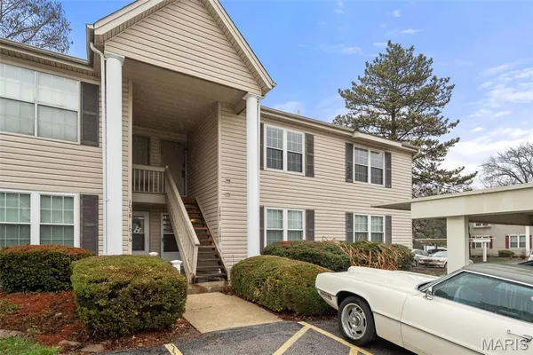 $170,000 | 1042 Sugar Creek Court, Unit 8, St. Peters, MO 63376