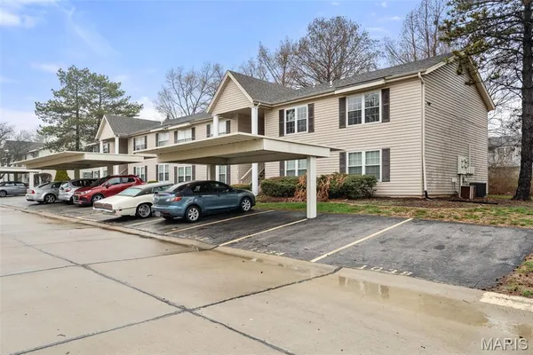 $170,000 | 1042 Sugar Creek Court, Unit 8, St. Peters, MO 63376