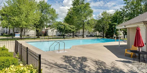 $170,000 | 1042 Sugar Creek Court, Unit 8, St. Peters, MO 63376