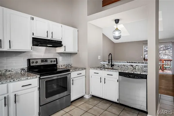 $170,000 | 1042 Sugar Creek Court, Unit 8, St. Peters, MO 63376