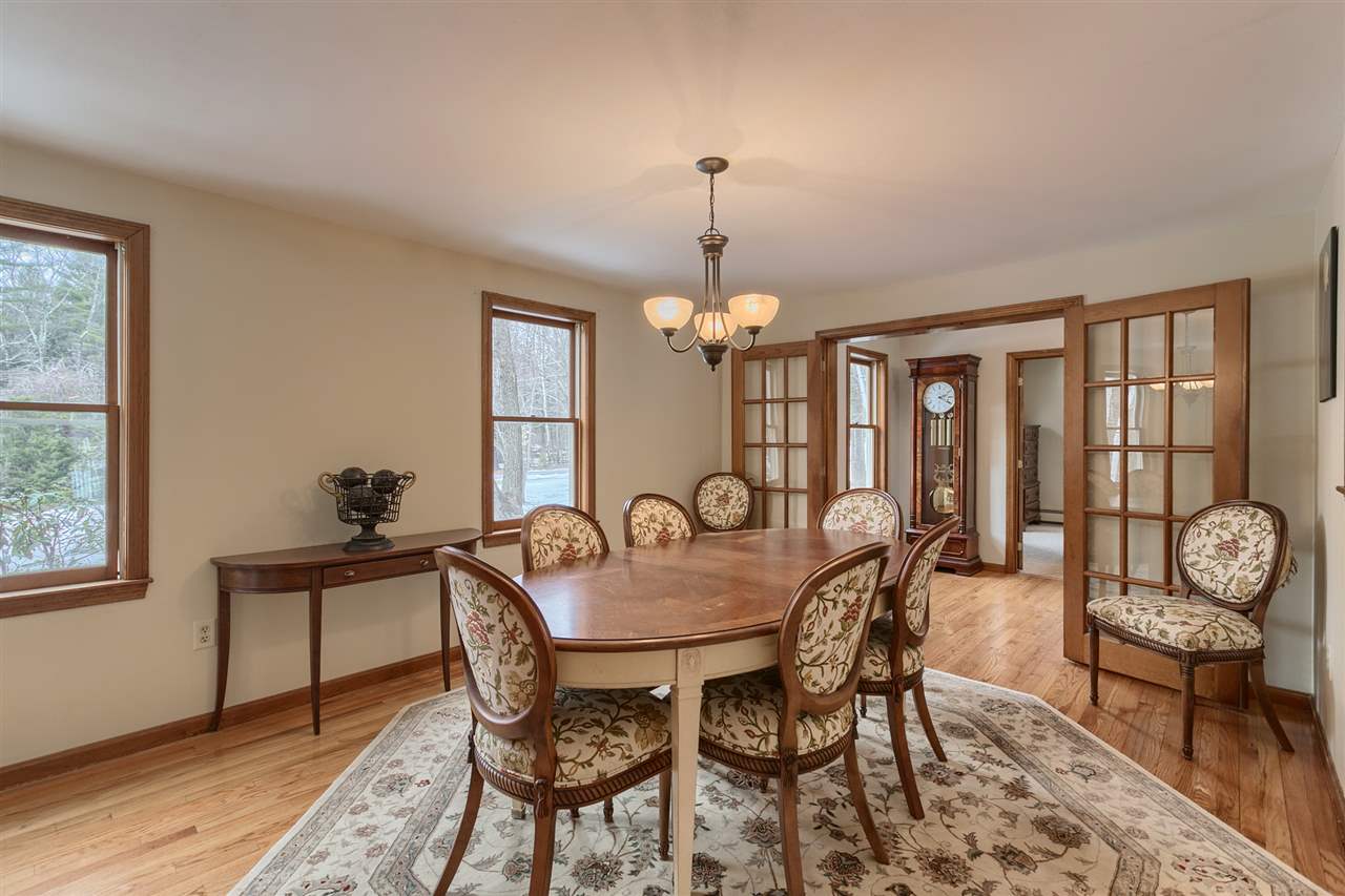 28 Farmer Road Windham, NH 03087 - Photo 3 of 40