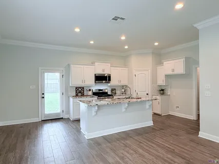 $315,000 | 654 Beaumont Drive, Gonzales, LA 70737