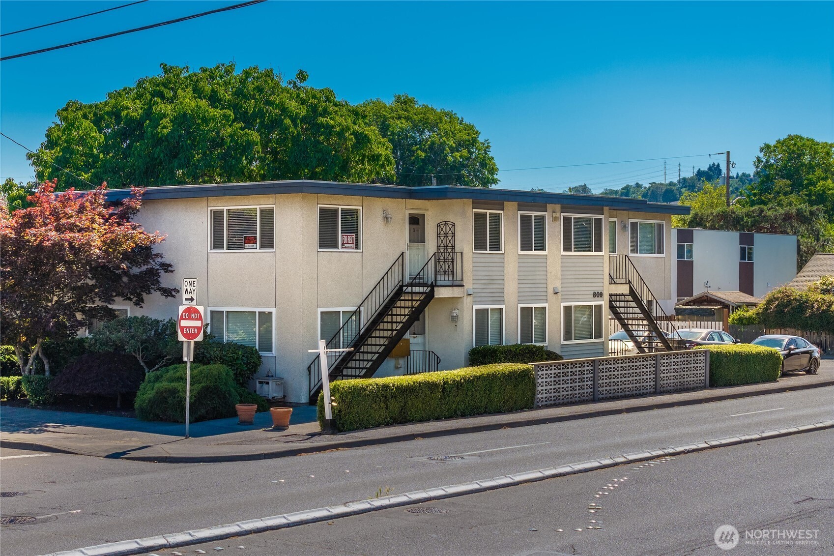 809 North 6th Street Renton, WA 98057 - Photo 3 of 40