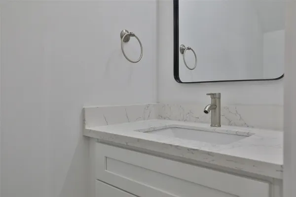 $2,000 | 9343 Lavender Street, Houston, TX 77016