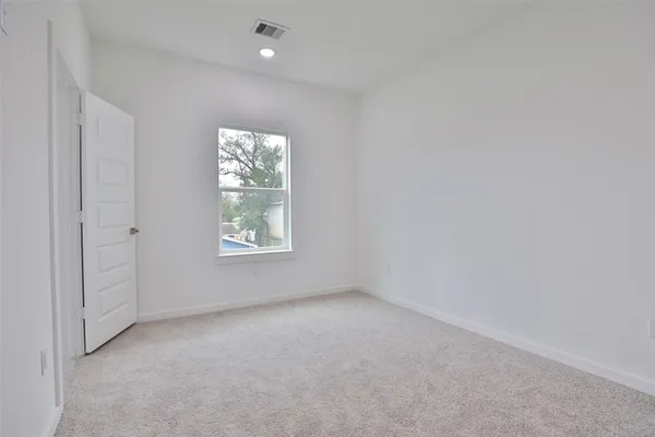 $2,000 | 9343 Lavender Street, Houston, TX 77016