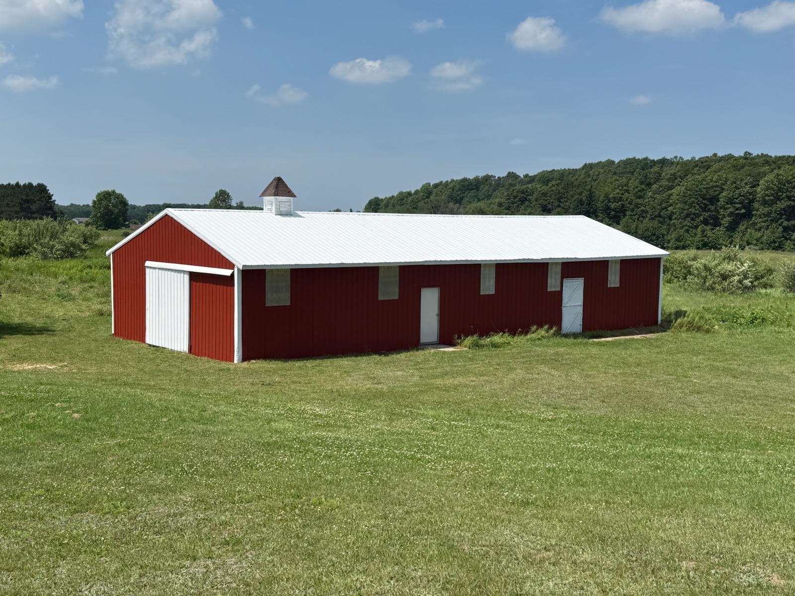 7632 Barney Road Traverse City, MI 49684 - Photo 23 of 30 1936310-e9abd416-e3b9-4d8b-8010-fb5f4c3a05b2.JPG
