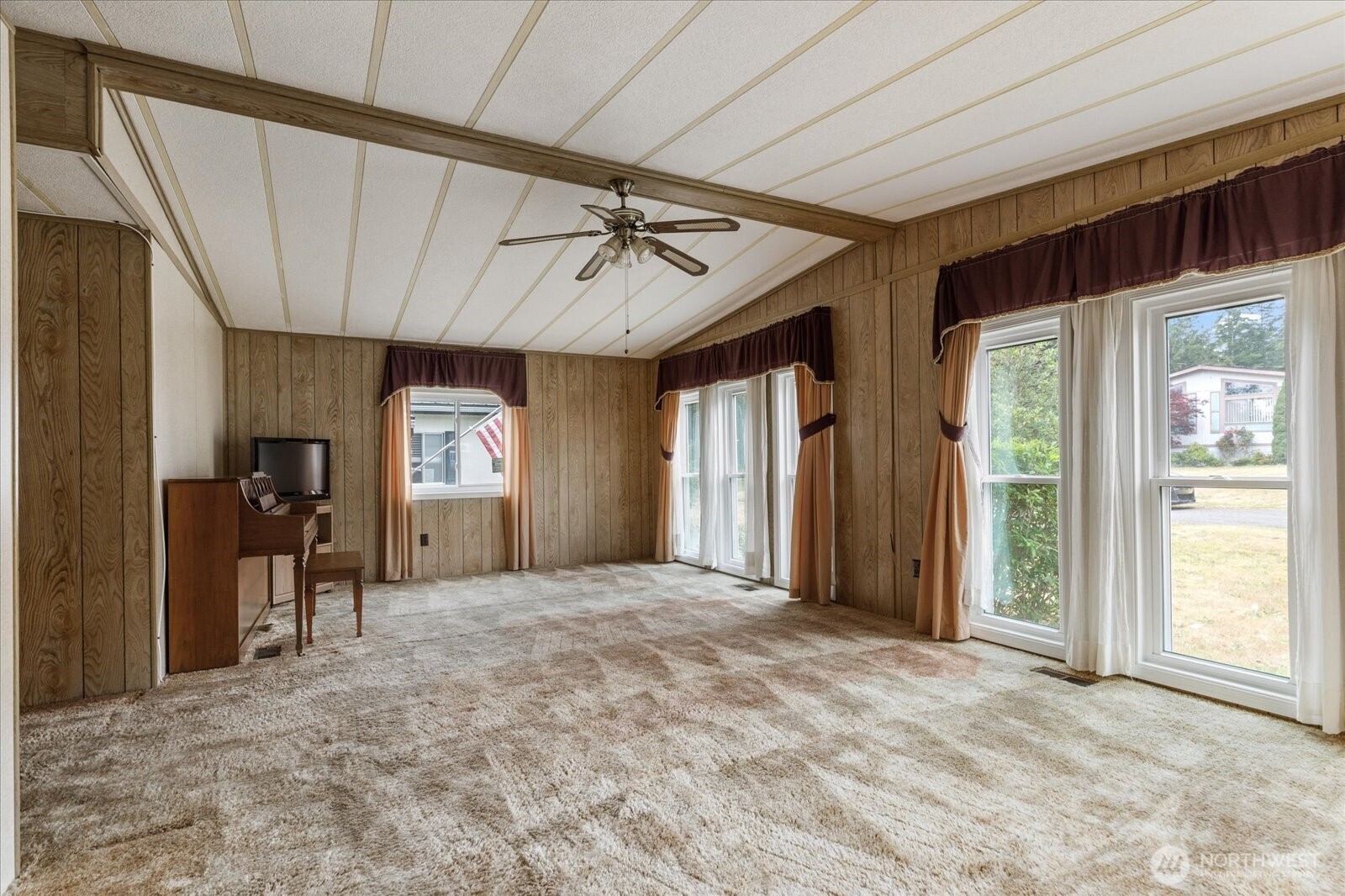 1361 North Goldie Road, Unit 16 Oak Harbor, WA 98277 - Photo 5 of 30