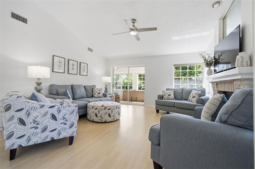 50 Pelican Place, Unit 50 Clearwater, FL 33756 - Photo 4 of 28