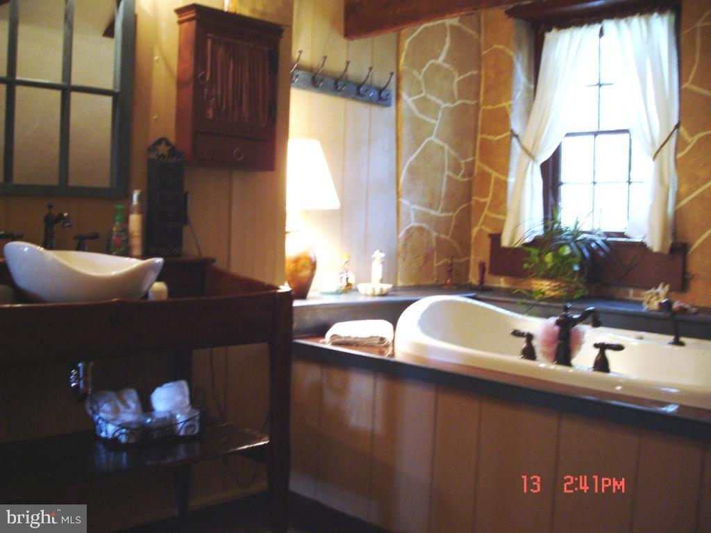 1015 Kreps Road Lancaster, PA 17603 - Photo 6 of 8 Gallery Image 6