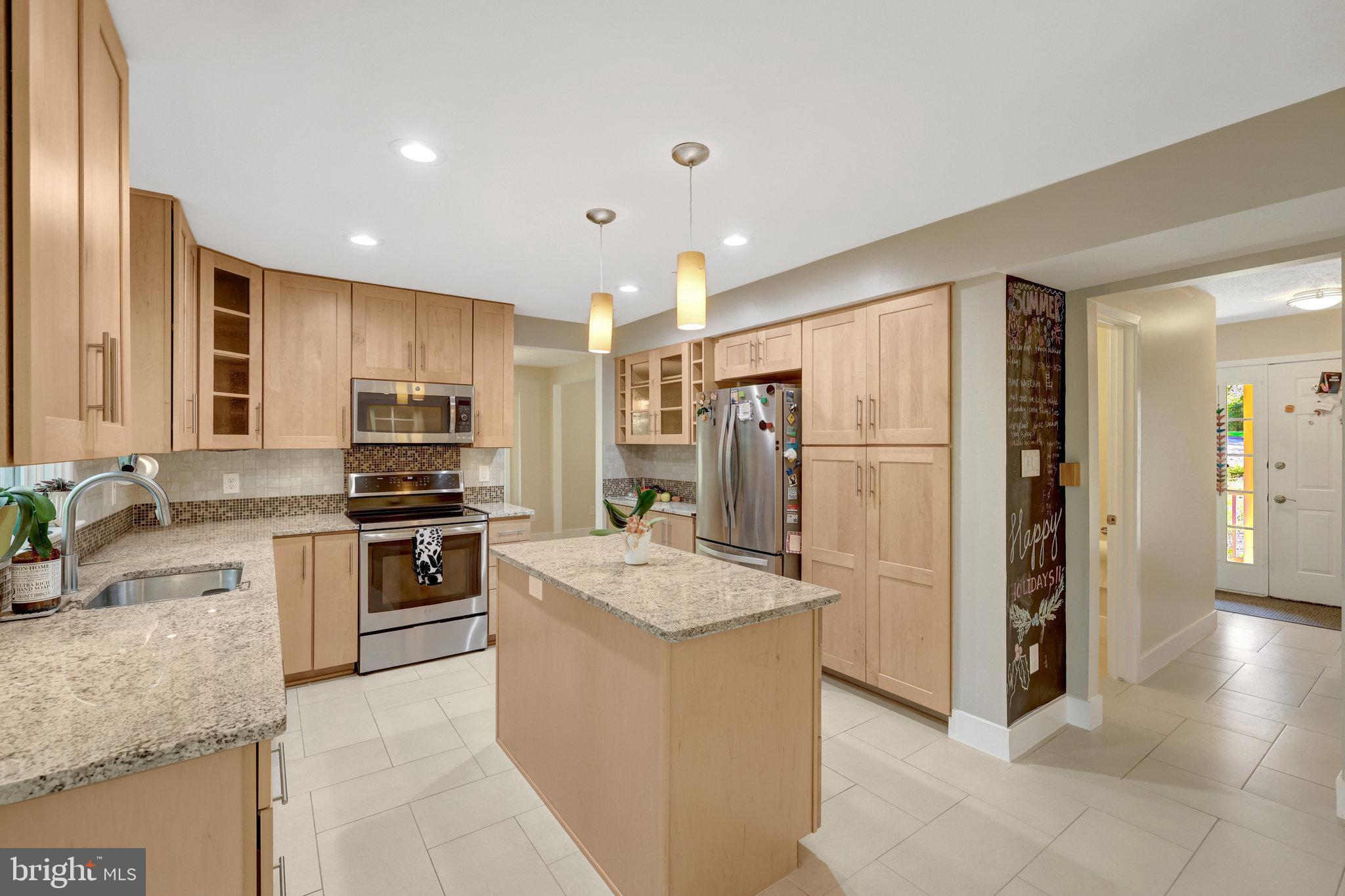 11637 Quail Ridge Court Reston, VA 20194 - Photo 6 of 46 Island offers more countertop space & storage