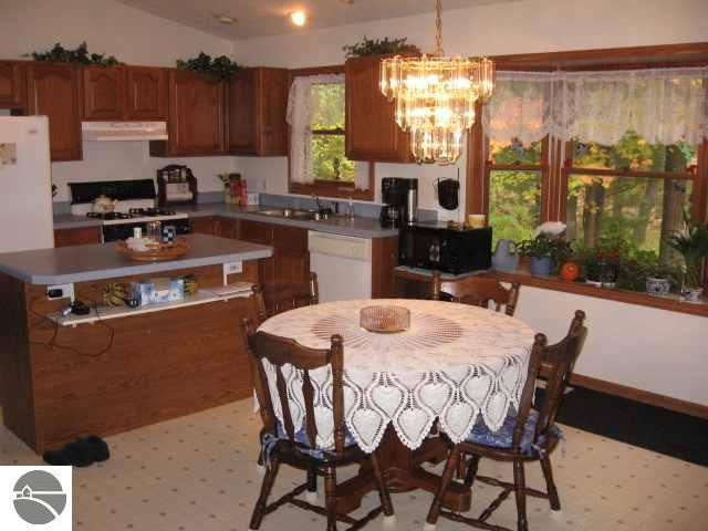 99 High Lake Road Traverse City, MI 49696 - Photo 5 of 8 1669474-4.JPG